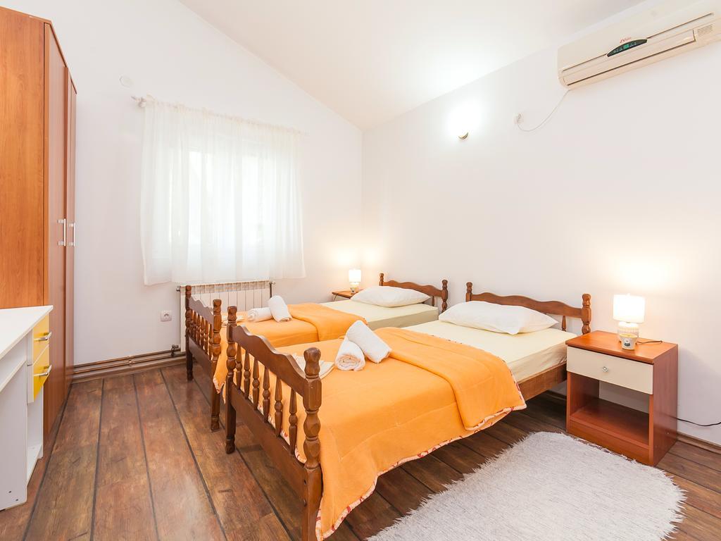Midzor Apartment