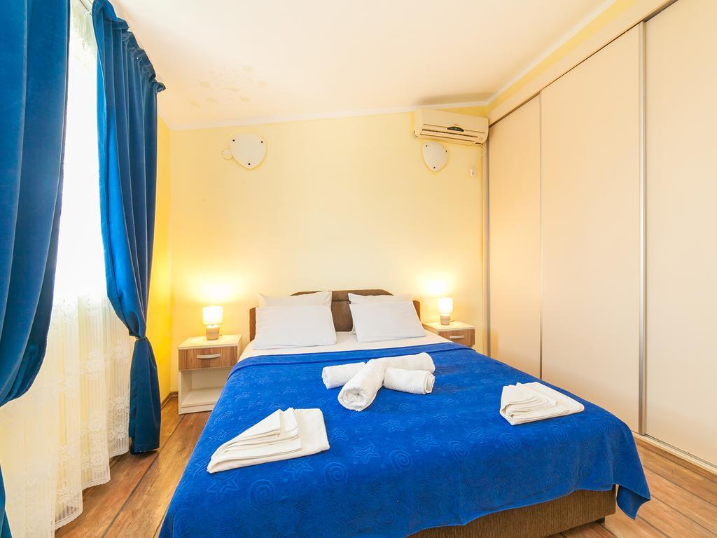 Apartment Midzor *