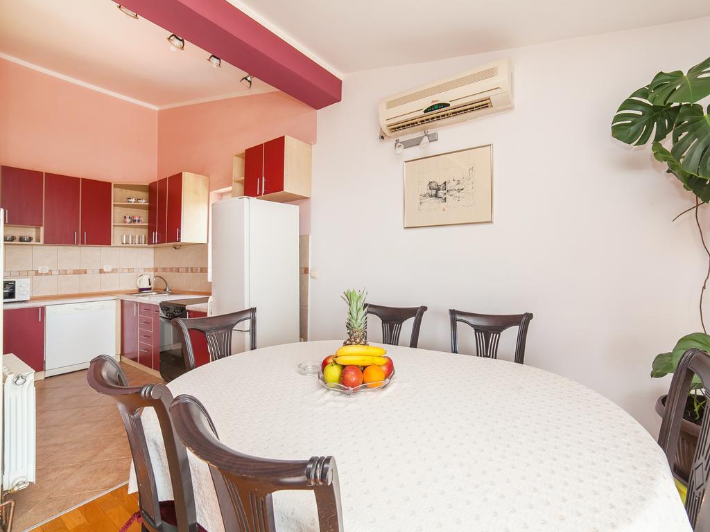 Apartment Midzor *