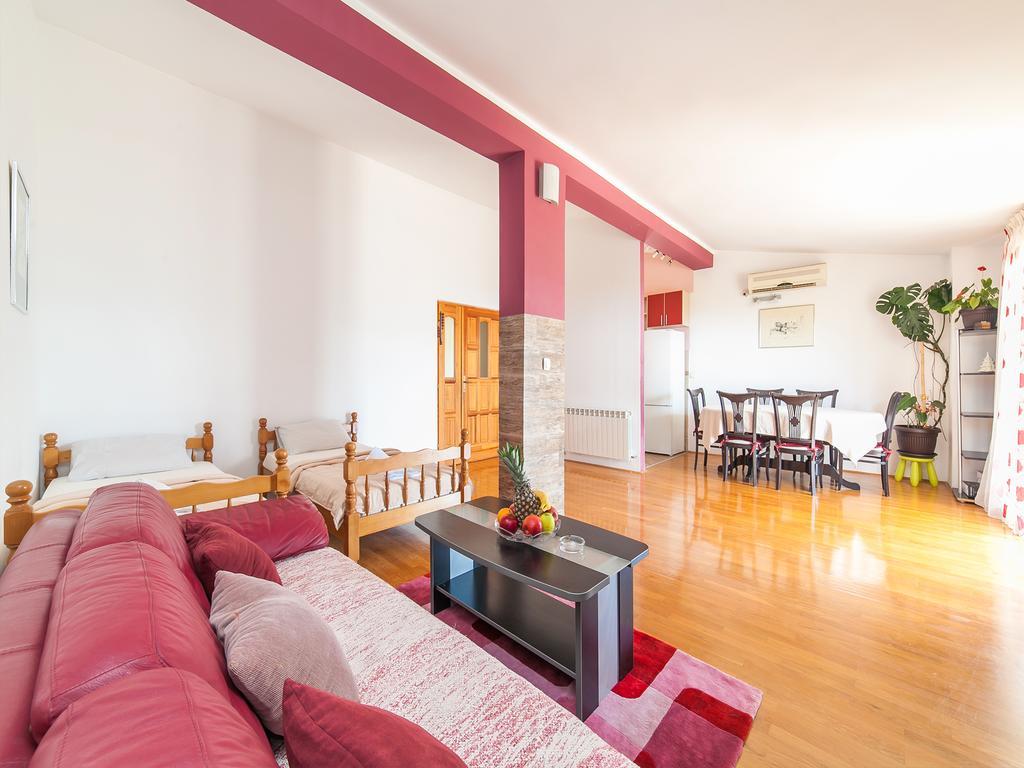 Apartment Midzor *